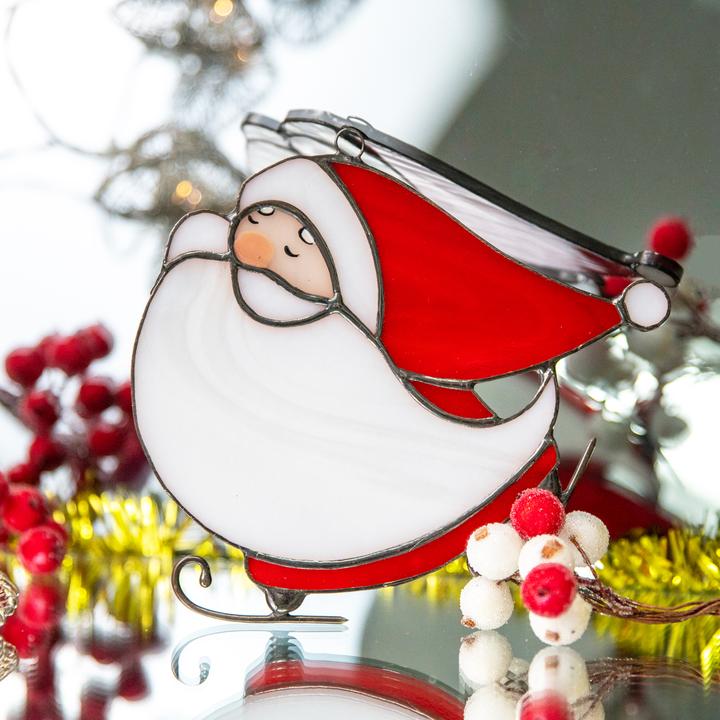 Christmas Stained Glass Decor Creates a Fabulous Holiday Atmosphere at